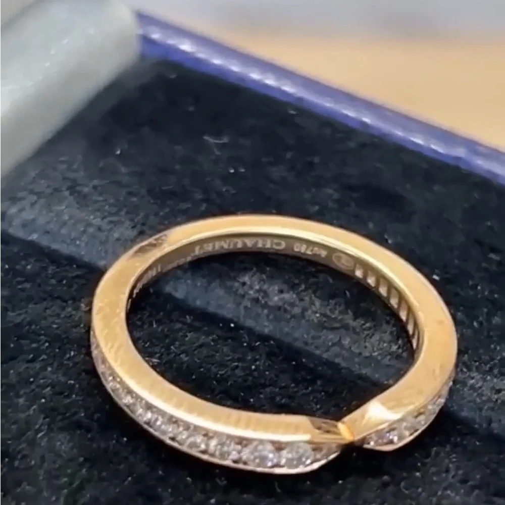 TRIOMPHE DE CHAUMET WEDDING BAND
Rose gold, diamonds, 2.5 mm - Picture 4 of 8